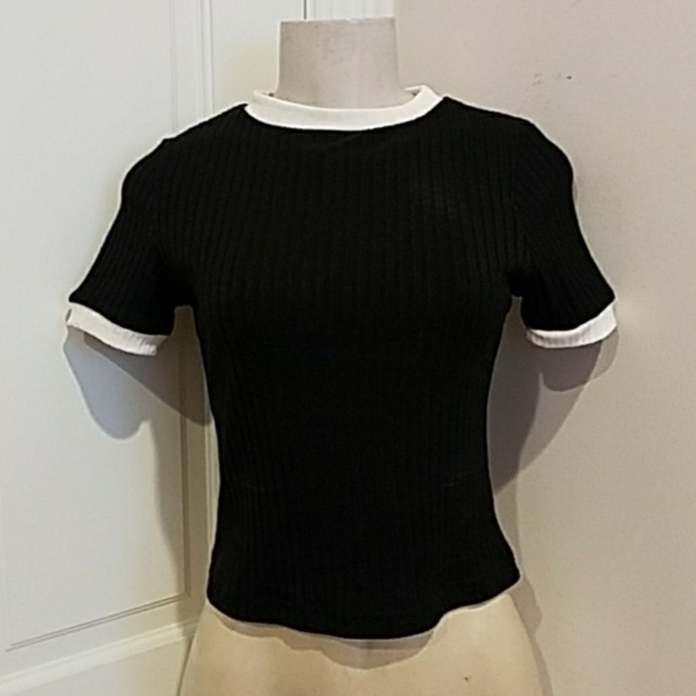 BRANDY MELVILLE BLACK WHITE SHIRT SIZE SMALL!.